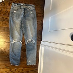 American Eagle Mom Jeen